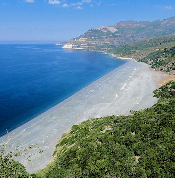 Nonza schwarzer Strand a